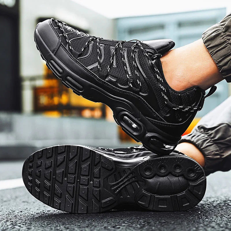 Travis Sneakers