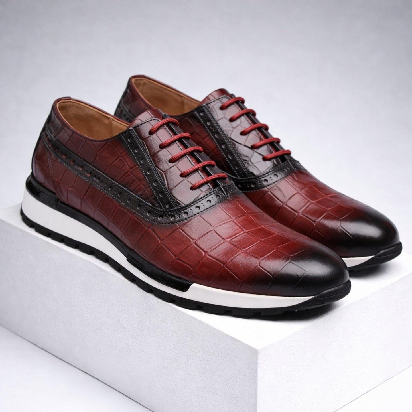Hivor Leather Sneakers